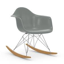 Ervaar comfort en stijl met onze Eames Replica Schommelstoel!